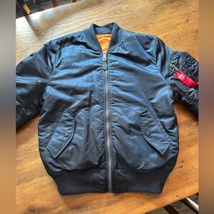 Alpha Industries Bomber Slim Fit.